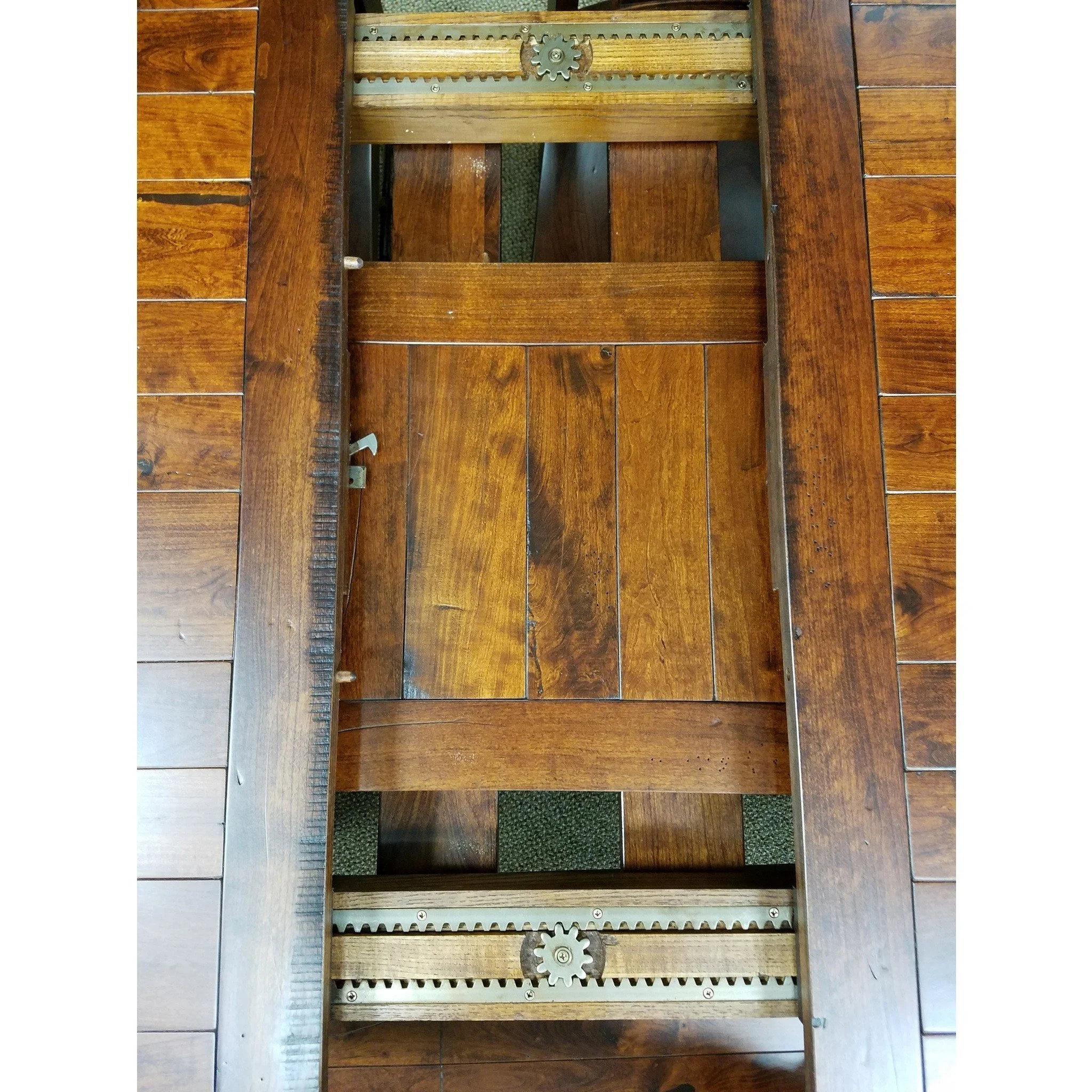 QW Amish Bayfield Plank Rustic 6pc Dining Set - Image 10
