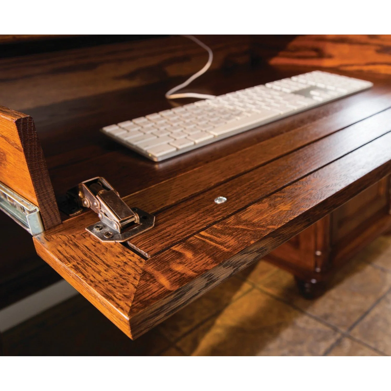 QW Amish Belmont Credenza Desk & Hutch - Image 3