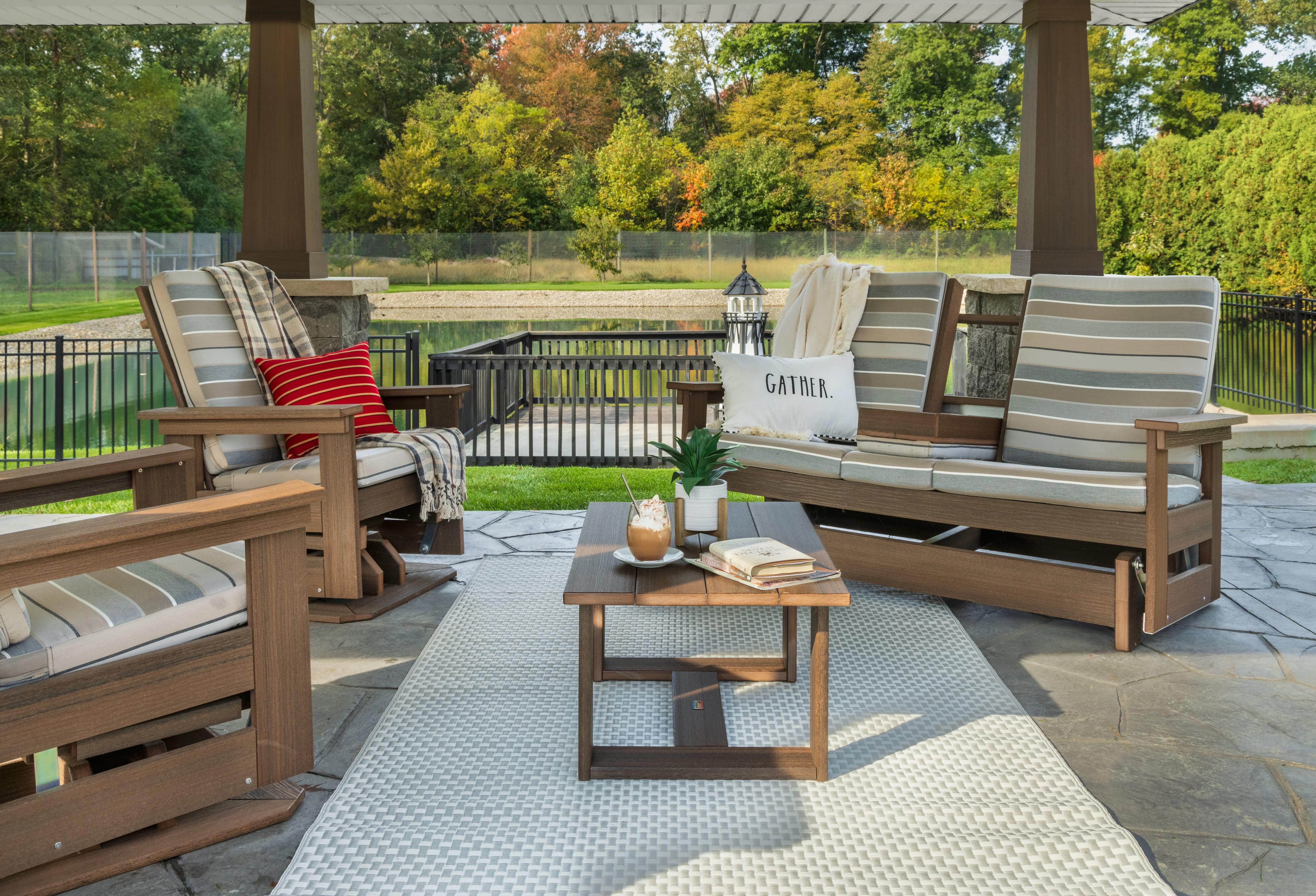 QW Amish Brooklyn Lounge Glider w/Console - Image 5