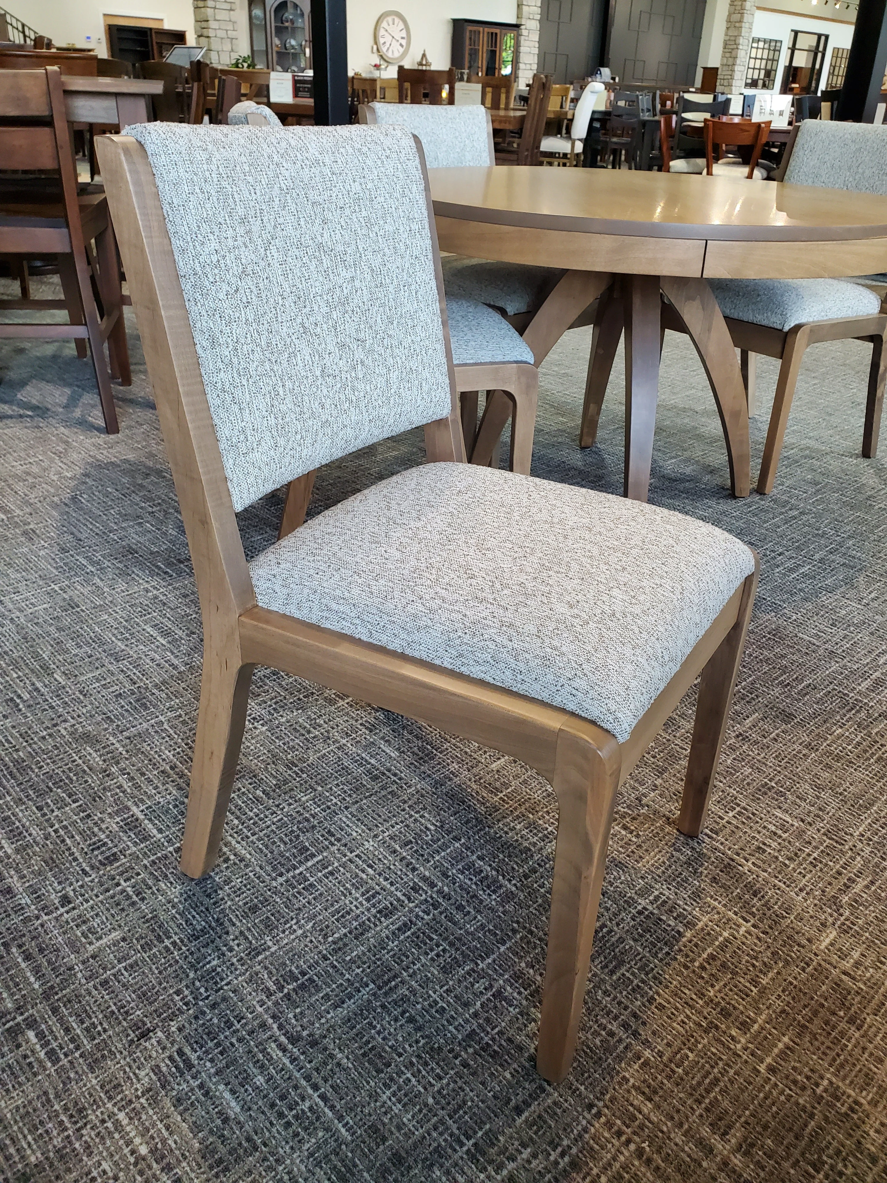 QW Amish Cynergy Table - Image 4