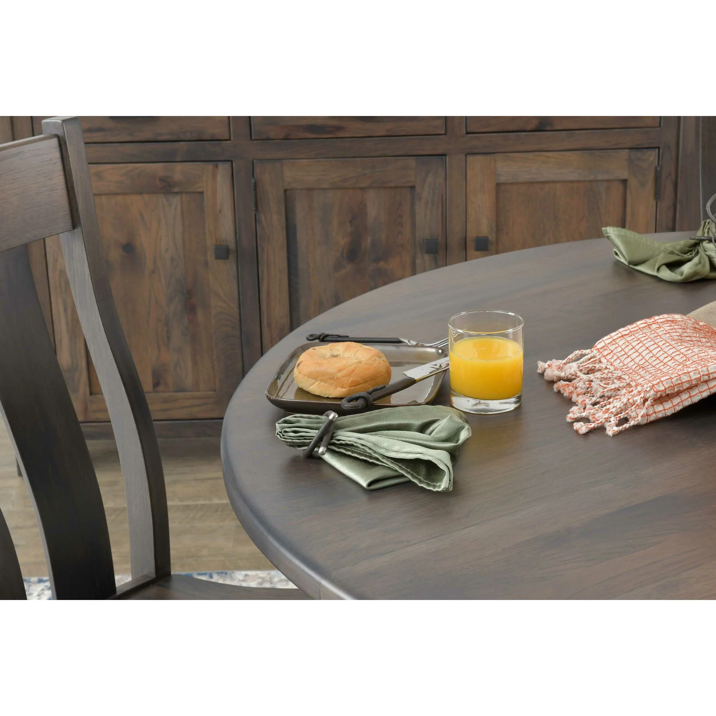QW Amish Franklin Round 5pc Set - Image 4