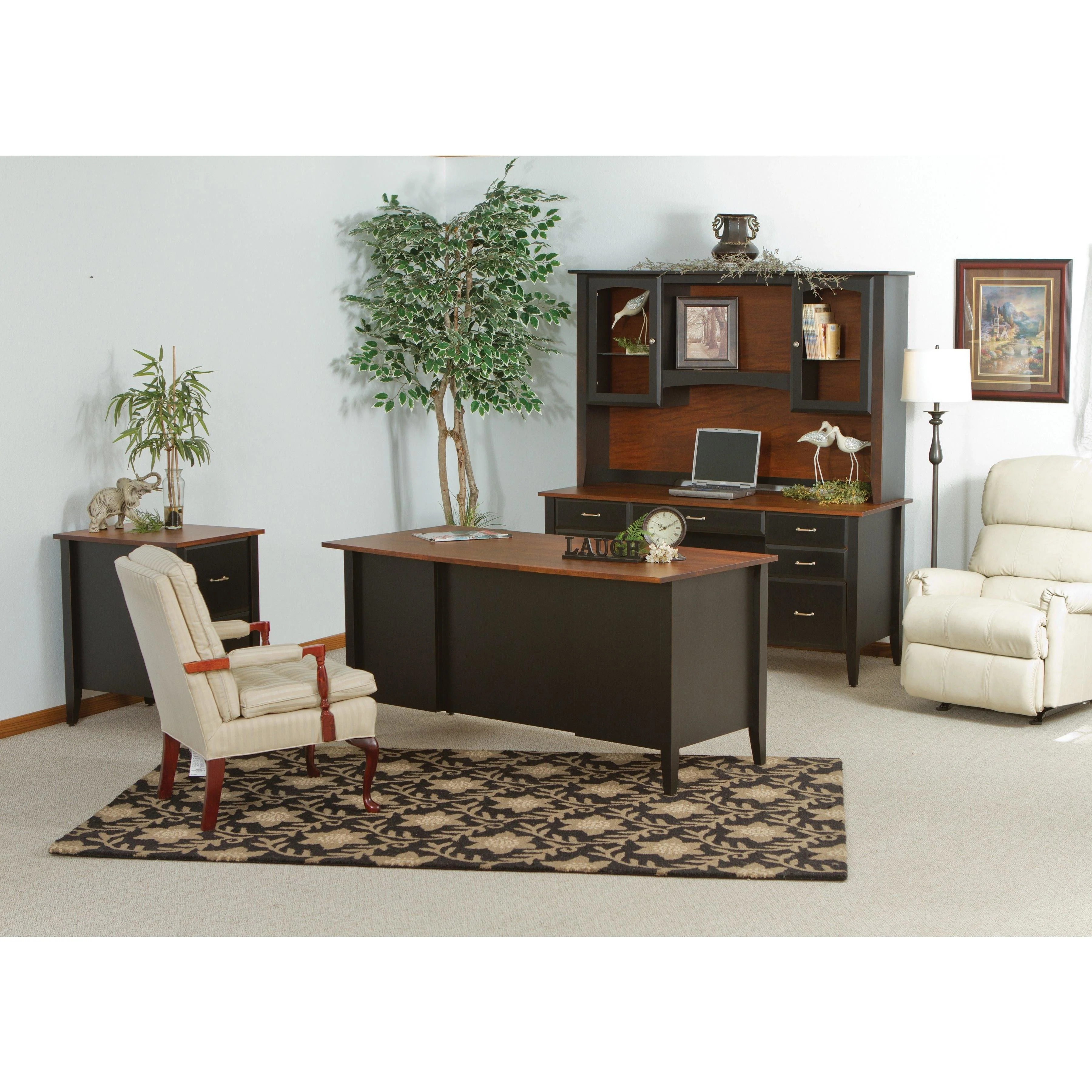 QW Amish Hampton Executive Desk - Image 3