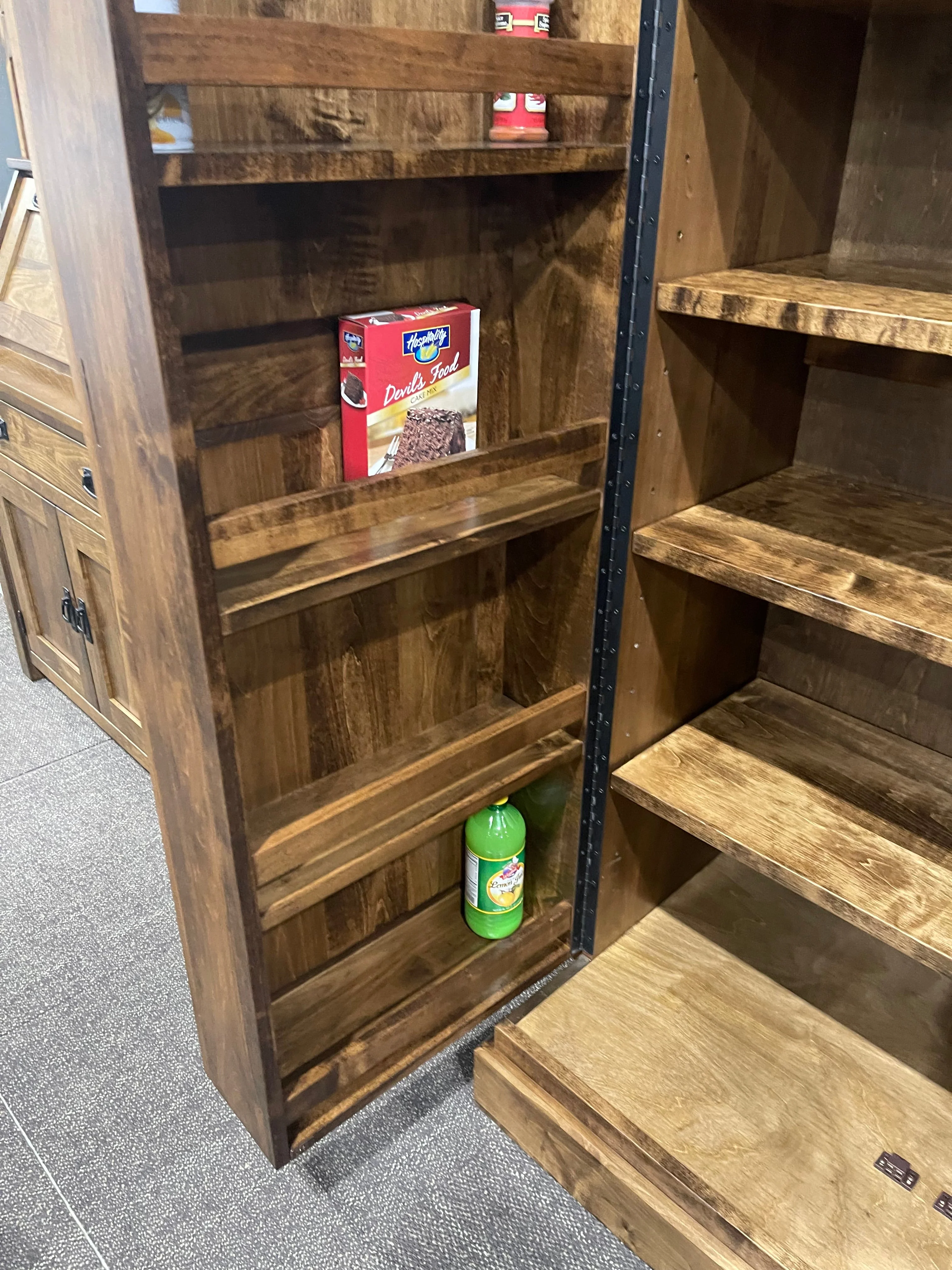 QW Amish Mission Pantry - Image 4