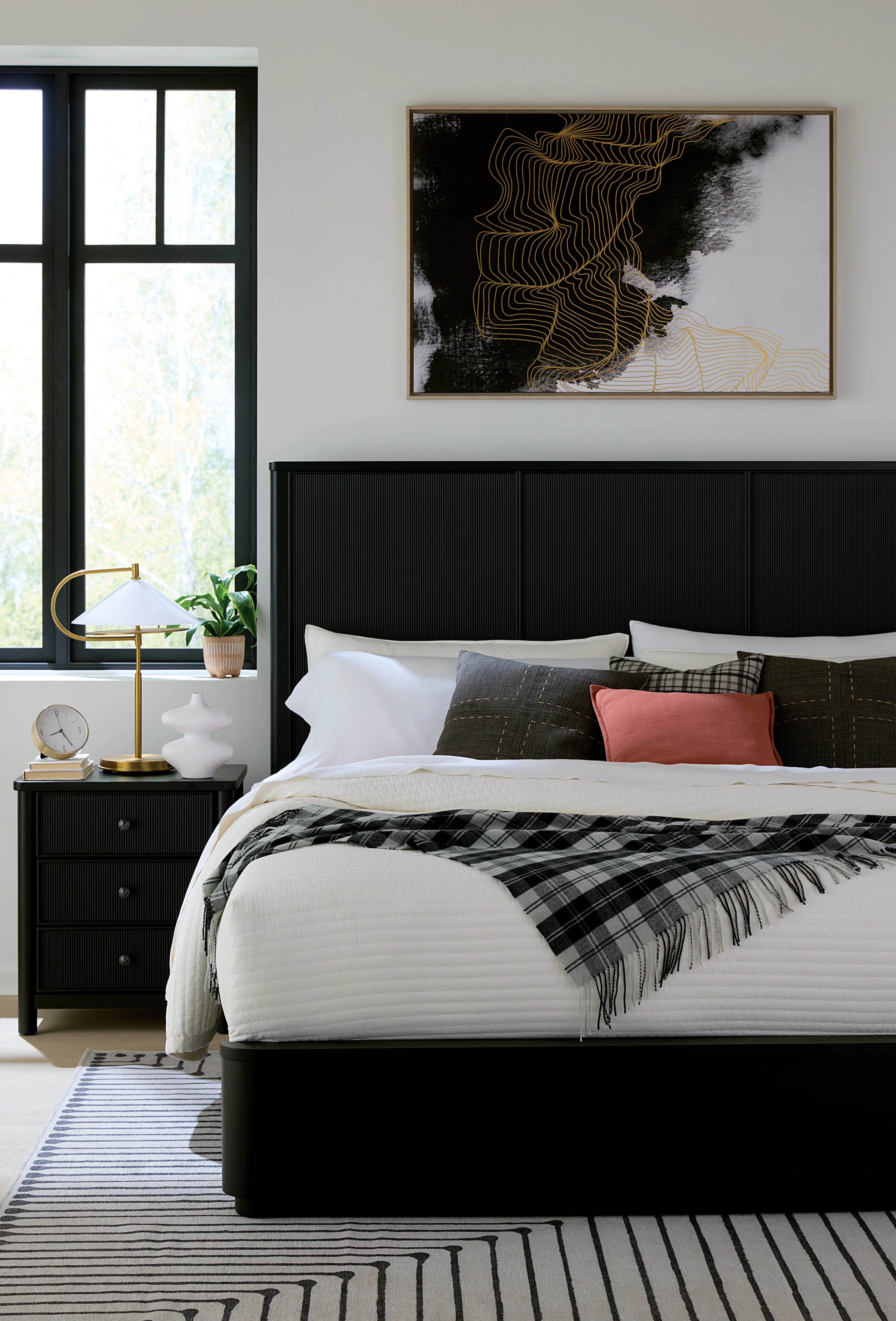 QW Amish Reseda Platform Bed with Reeded Headboard - Image 3