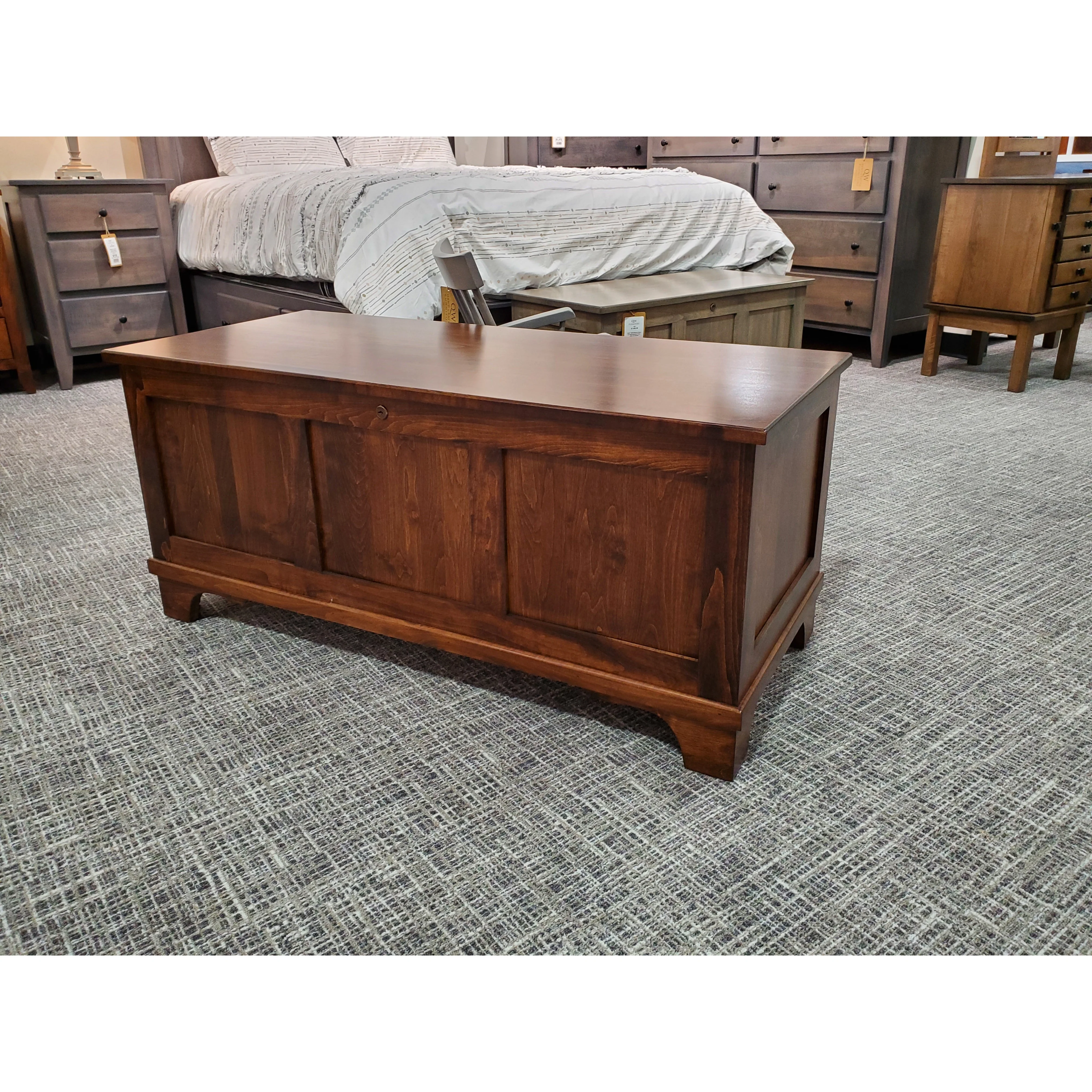 QW Amish 3 Panel Shaker Chest - Image 2