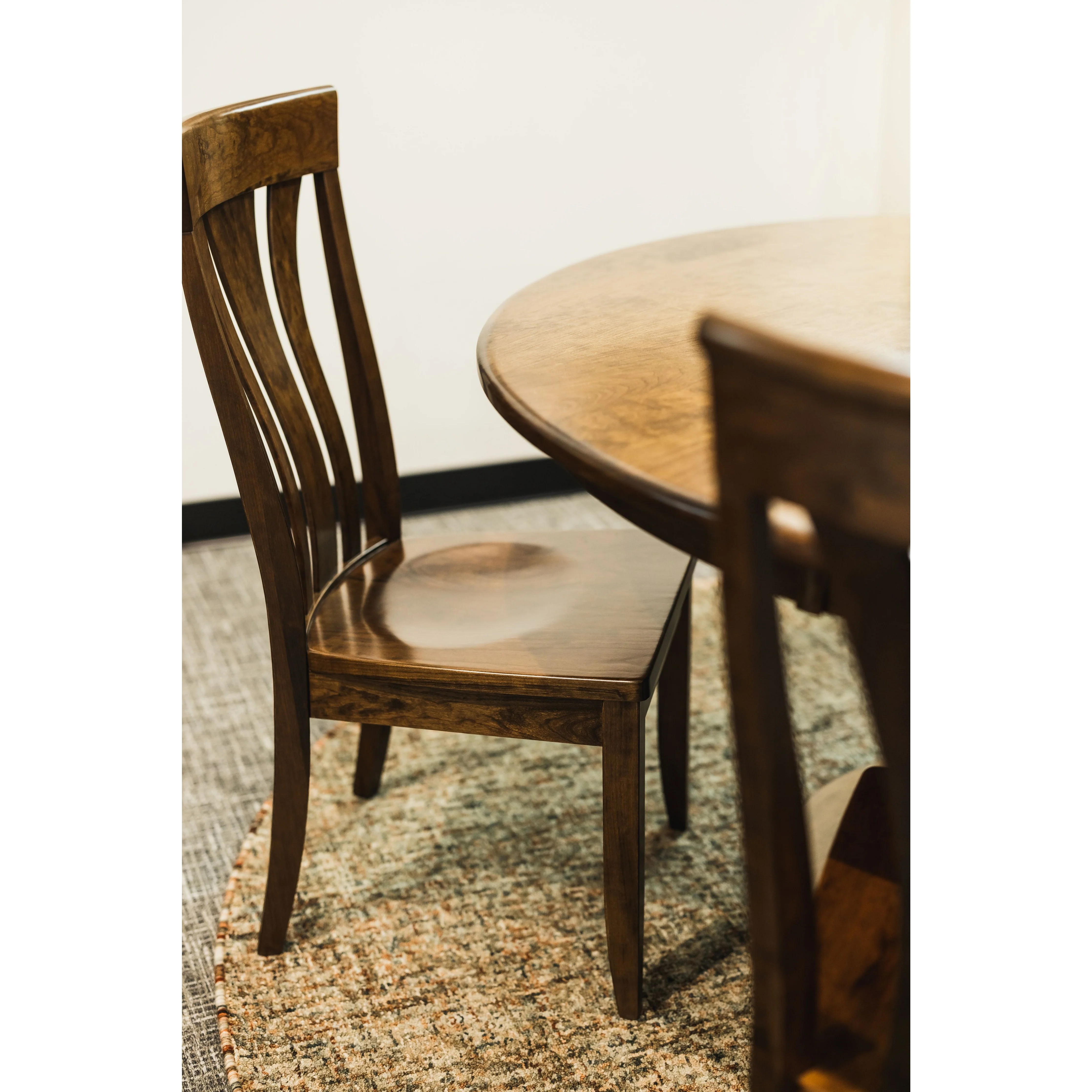 QW Amish Southfork 5pc Dining Set - Image 5