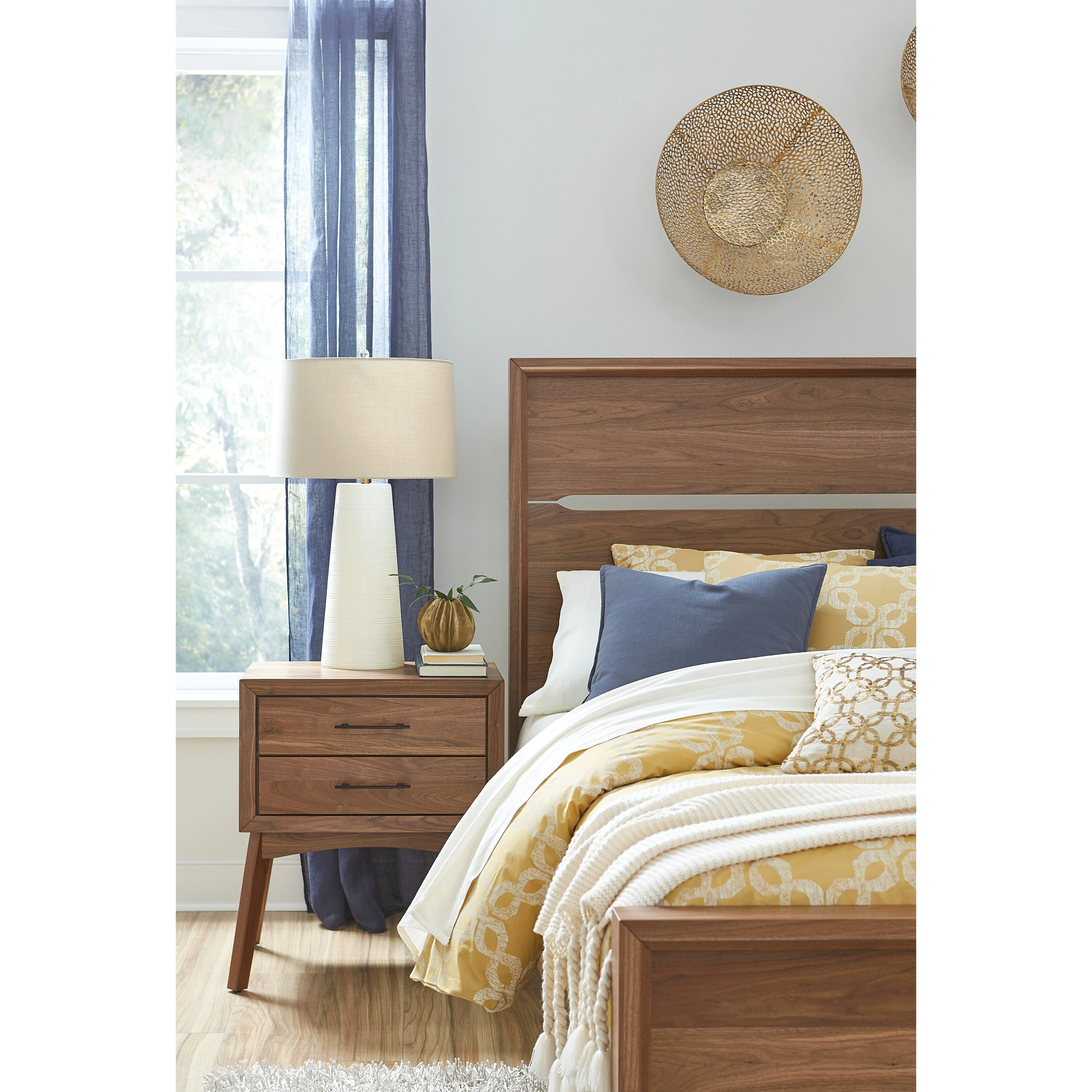 QW Amish Tucson Wood Bed - Image 3