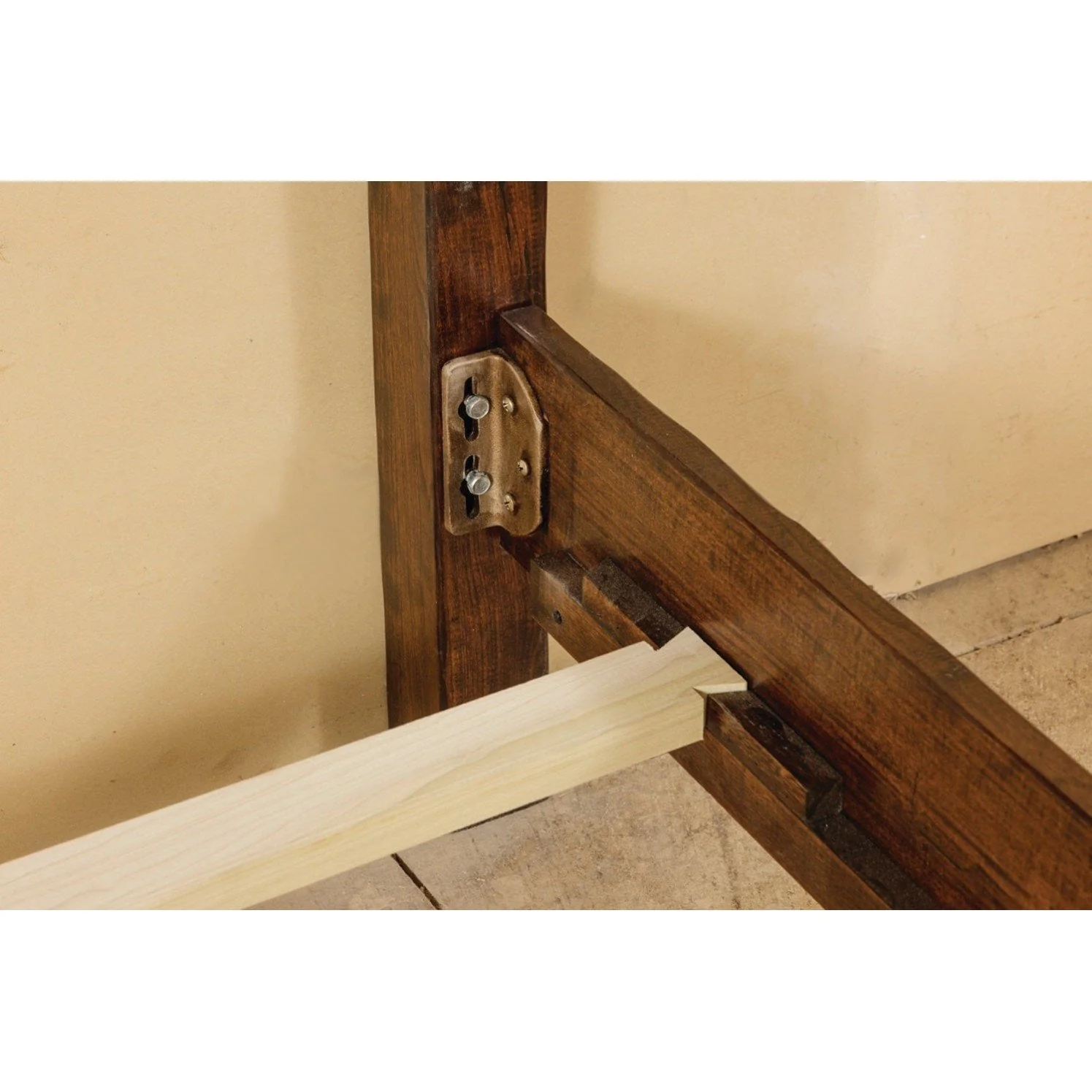 QW Amish Ventura Bed - Image 3