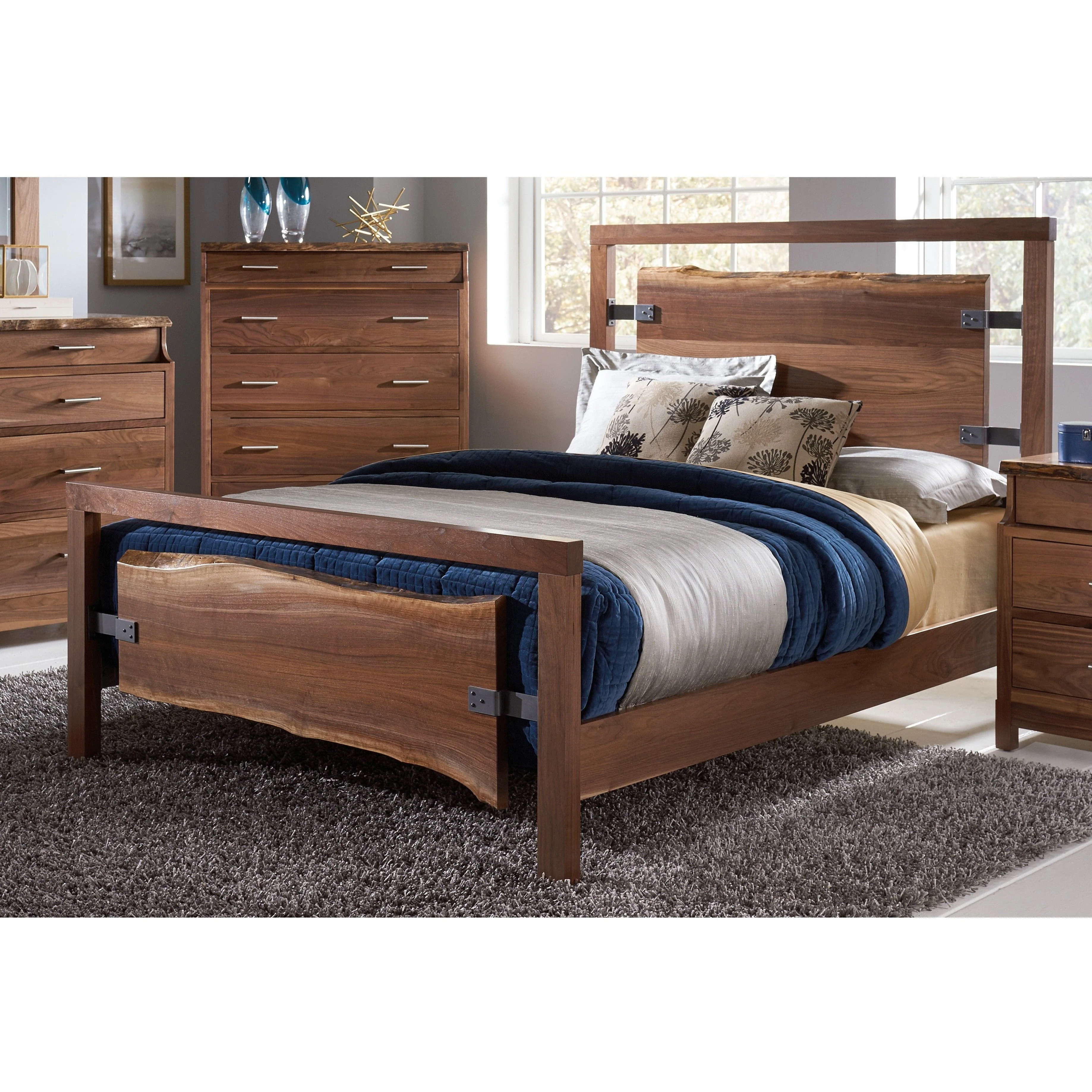 QW Amish Westmere Bed